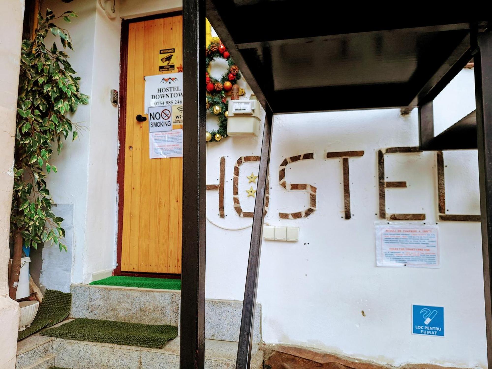 Downtown Hostel Brasov Exterior photo
