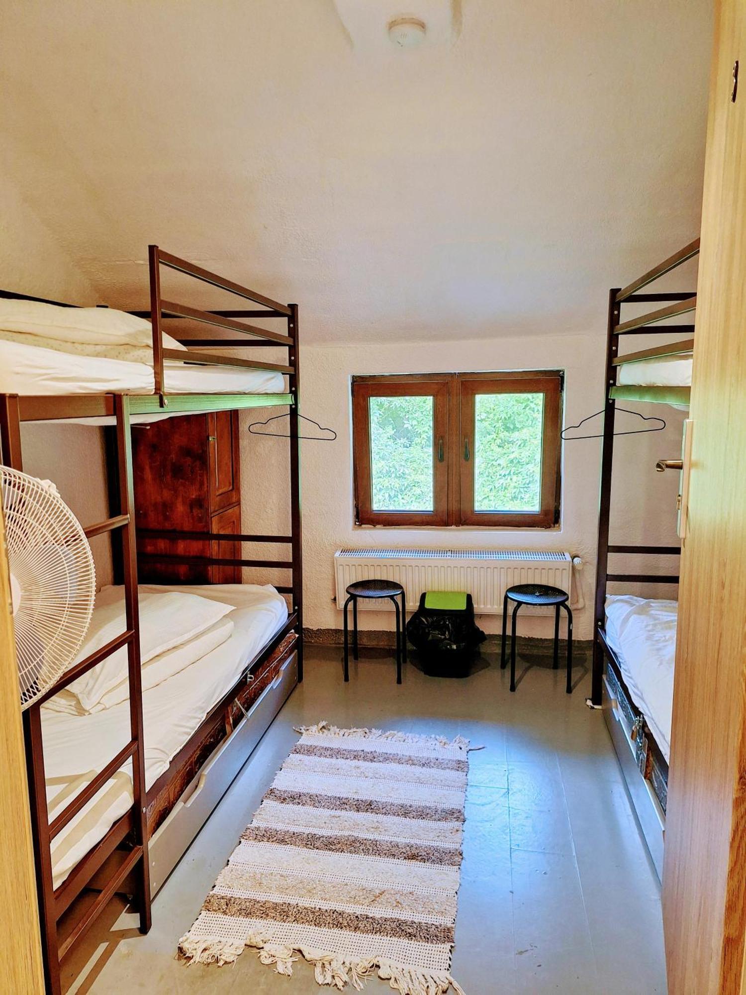 Downtown Hostel Brasov Exterior photo