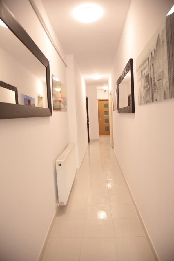 Downtown Hostel Brasov Exterior photo