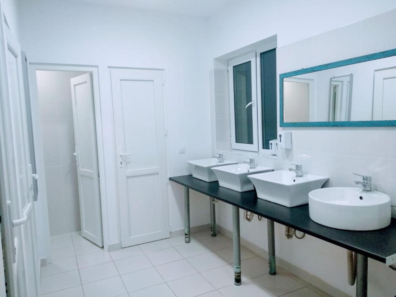 Downtown Hostel Brasov Exterior photo